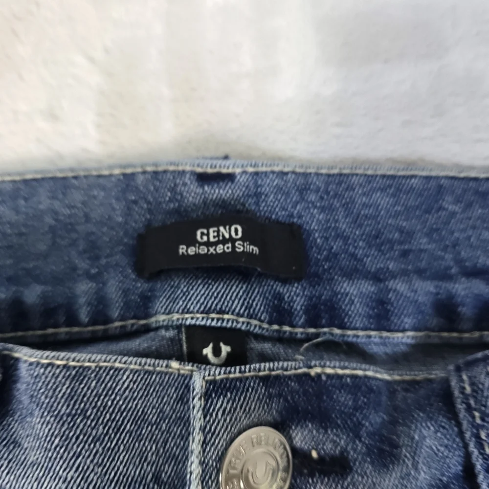 True Religion Jeans Mens 34x31 Geno Relaxed Slim Straight Mid Rise Zip Fly